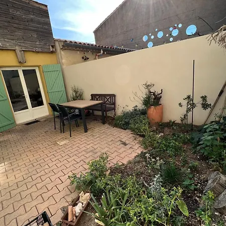 Dom wakacyjny La Lucquette - House Near The Grands Buffets